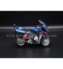 BMW R 1200 RT FROM 2005 POLICE ITALIAN "CARABINIER" 1:18 MAISTO right side