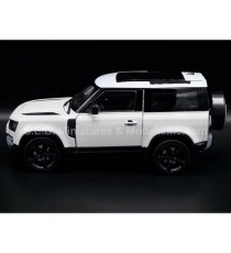 LAND ROVER DEFENDER FROM 2020 WHITE 1:24-26 WELLY left side